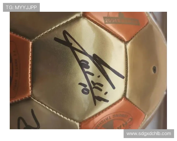 足球明星亲笔签名卡的魅力与收藏价值探秘 足球明星亲笔签名卡的魅力与收藏价值探秘