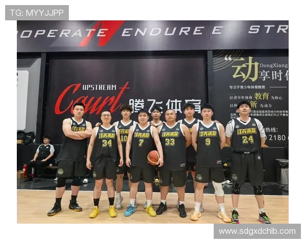 成都篮球队团队协作深度解析与其他球队的对比研究 成都篮球队团队协作深度解析与其他球队的对比研究