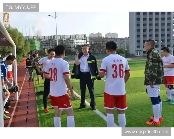 上海足球队荣登足球团队协作排行榜第一名展现卓越团队精神与实力 上海足球队荣登足球团队协作排行榜第一名展现卓越团队精神与实力